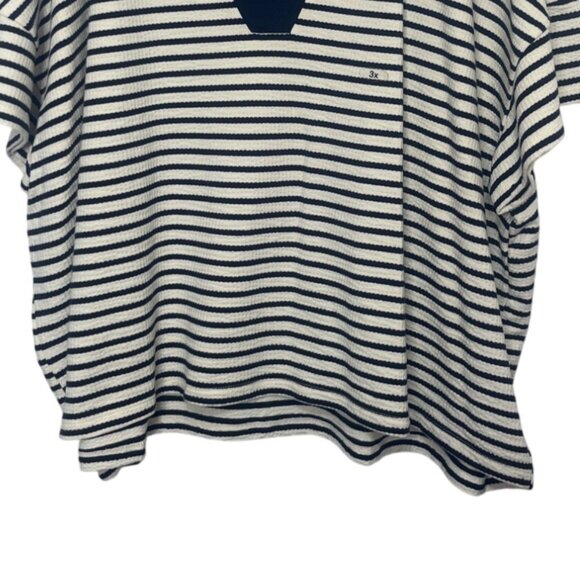 Maurices Striped Deep Vneck Cropped Top Womens 3X Blue White Striped New - Picture 4 of 8